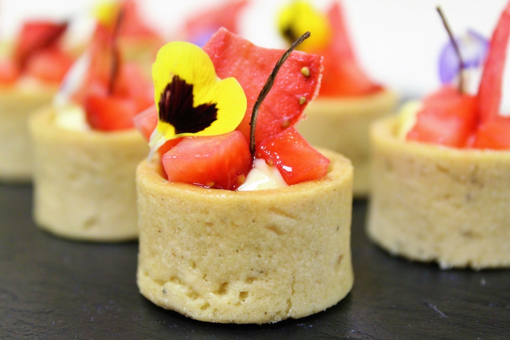 Dessert canape